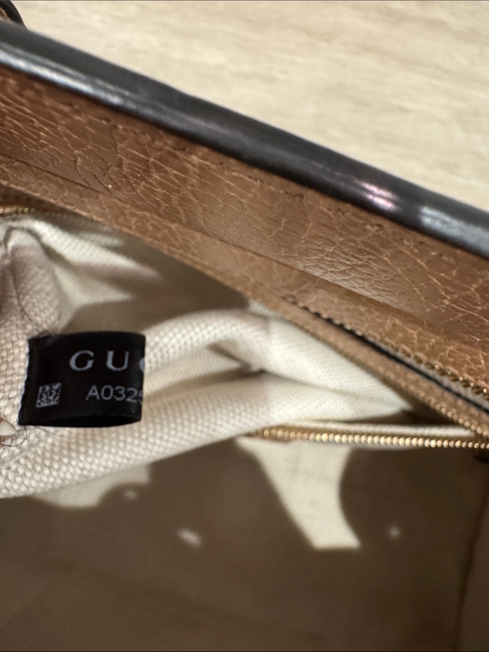 Gucci Soho Pebbled Leather convertible Top-Handle Satchel in Camel Tan - Picture 13 of 15